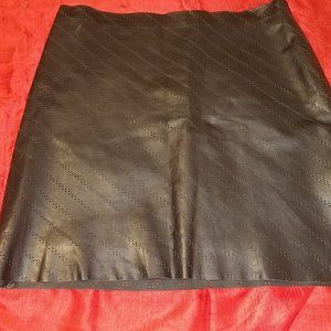 Tahari black leather mini-skirt Med